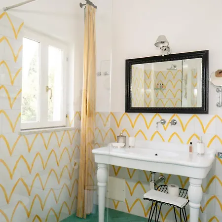 Dimora Storica Pasquale 4* Капри